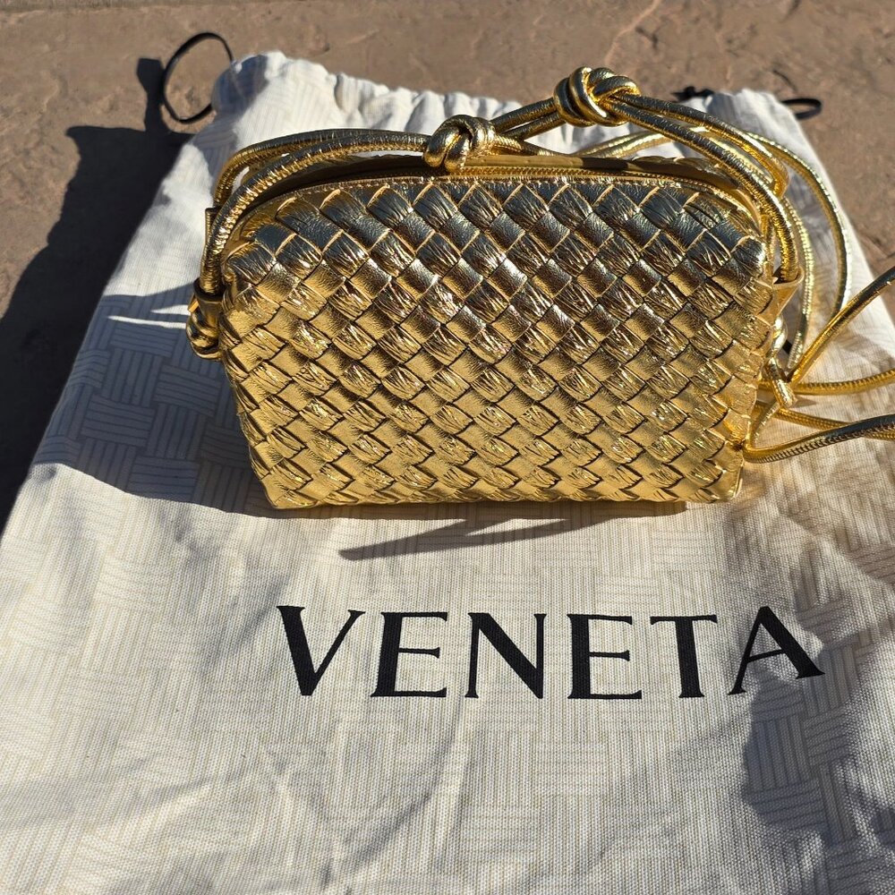 New Bottega Veneta Mini Loop Camera Bag (Ramadan Exclusive) - Picture 2 of 5